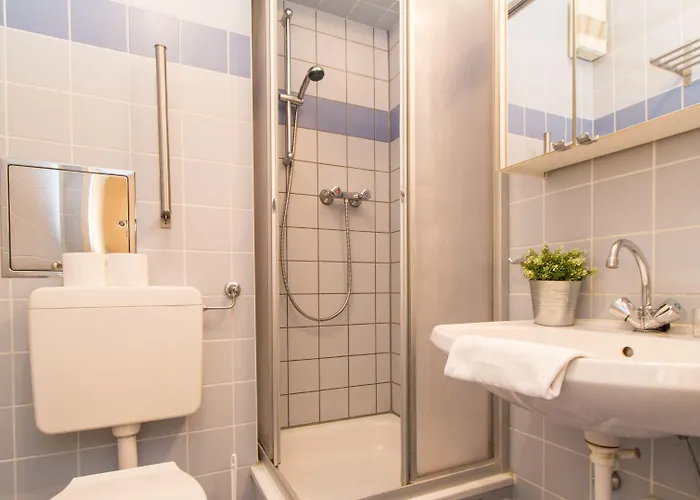 Apartmenthaus Hietzing I Contactless Check-in Apartamento