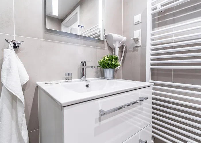 Apartmenthaus Hietzing I Contactless Check-in Apartamento