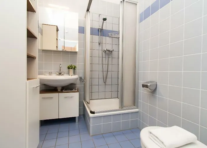 Apartmenthaus Hietzing I Contactless Check-in Viena