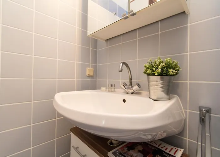 Apartmenthaus Hietzing I Contactless Check-in * Viena