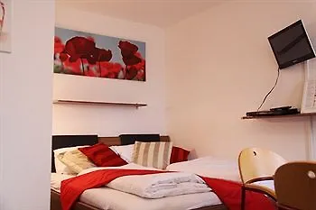 Apartmenthaus Hietzing I Contactless Check-in Apartamento